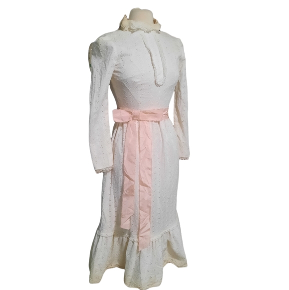 Vintage Wedding Dress XXS 30" Bust Apron Handmade Modest Lace Clothing. … - Picture 3 of 5